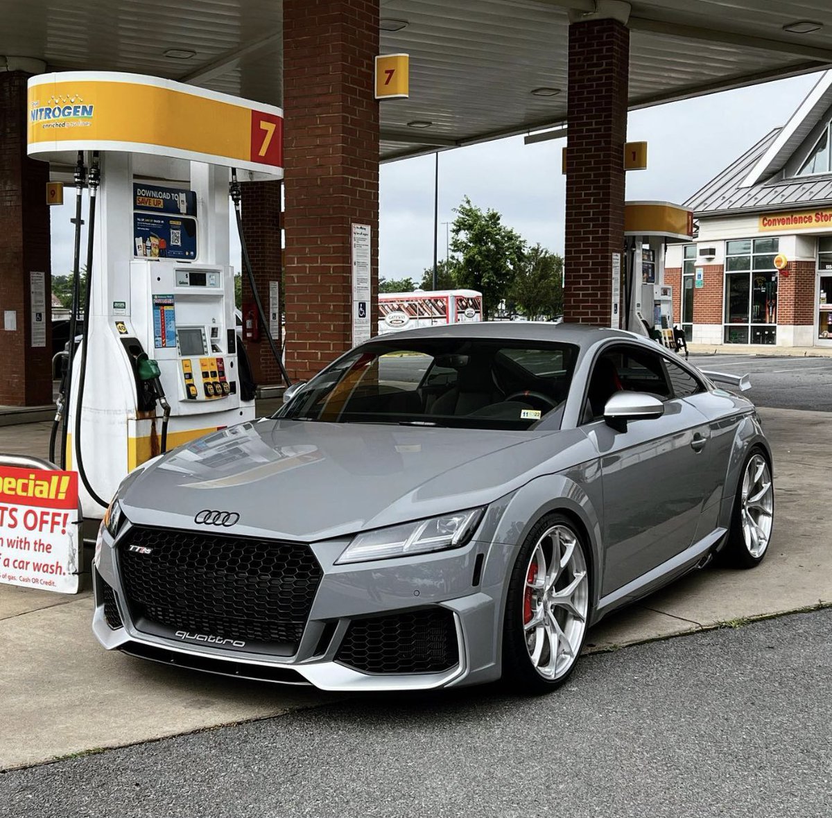 carpxrnpicx's tweet photo. Audi TTRS https://t.co/dJBUF6gmzH