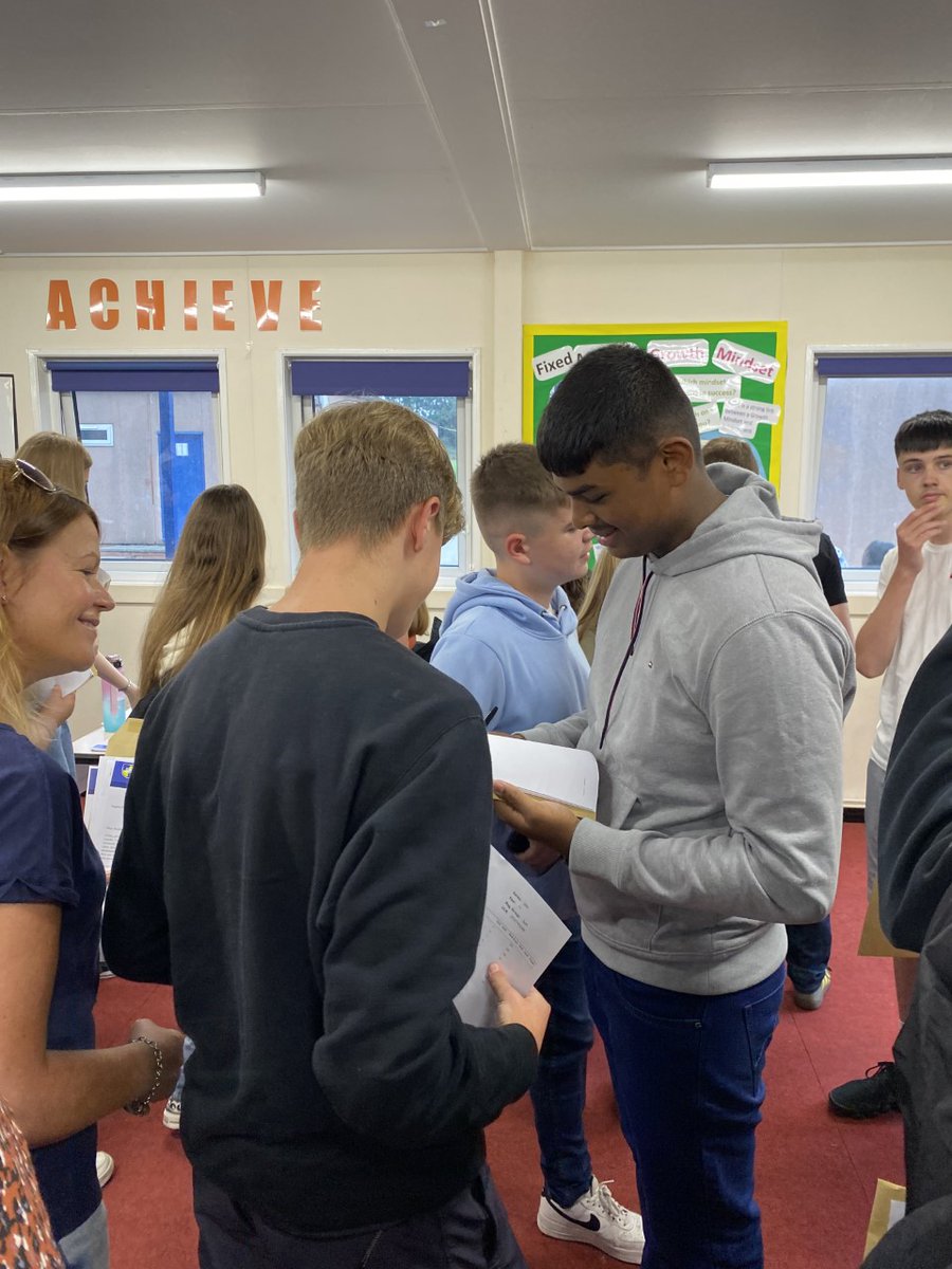HeanorGateSA's tweet photo. For the second week running, HGSA's students have celebrated some fantastic results at both GCSE and in Level 2 vocational courses. More information and comment from Mr Jones, Senior Vice Principal can be found on our website https://t.co/0NLs3UIOvm https://t.co/OyK2Lcoilb