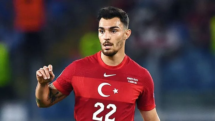 Tempobetgir's tweet photo. #Galatasaray'dan yeni transfer atağı!💣

Yerli kadrosunu geliştirmek isteyen sarı kırmızılılar, Kaan Ayhan ve Cengiz Ünder için görüşme yapacak!⚡️ https://t.co/evW7B4wN9G