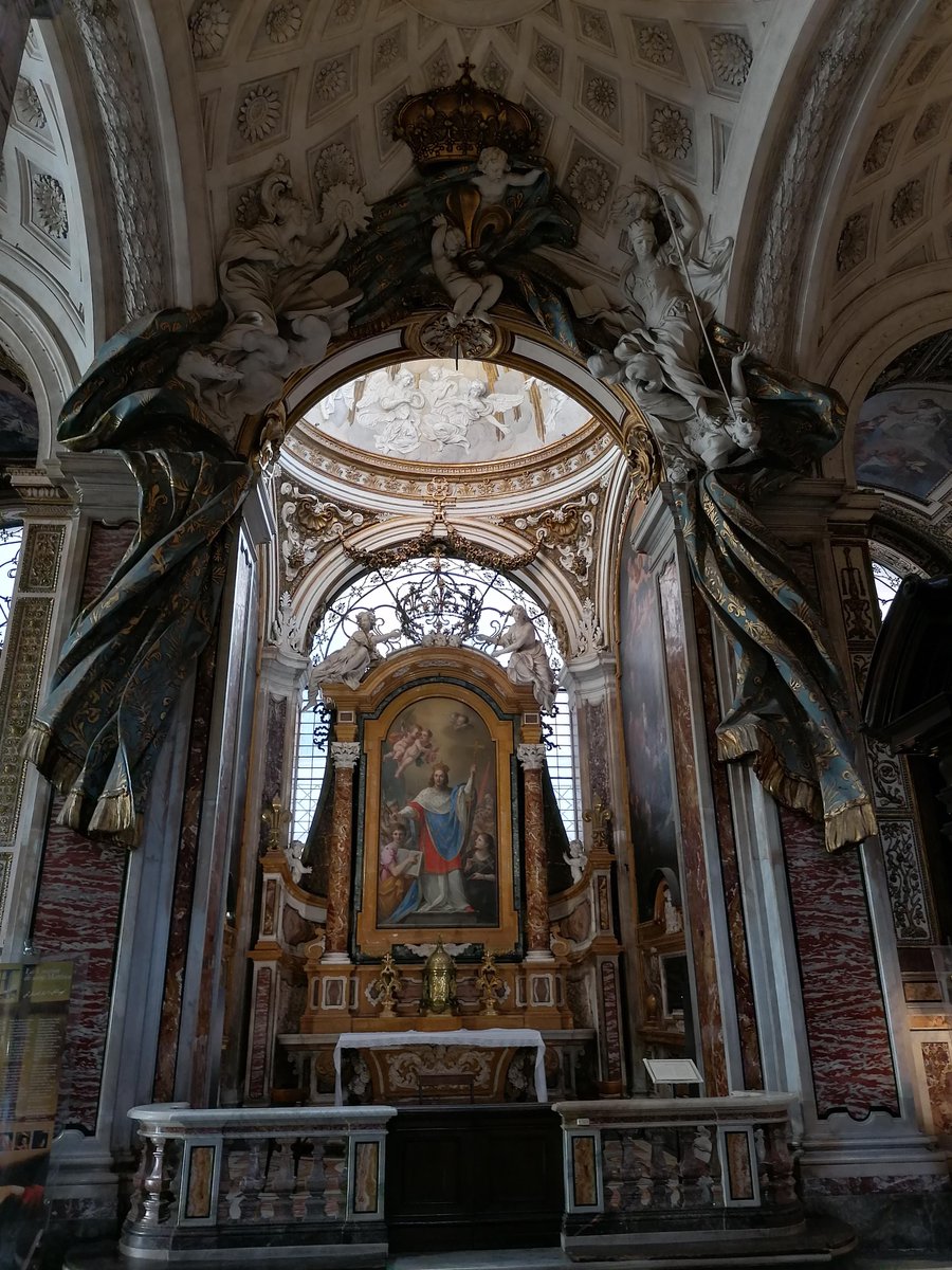 Hoy se celebra en el calendario litúrgico católico la festividad de San Luis de Francia, rey francés que ejemplifica el ideal de caballero cristiano medieval. En la iglesia romana de la nación francesa tiene una capilla barroca espectacular ¿la conoces? abro hilo: