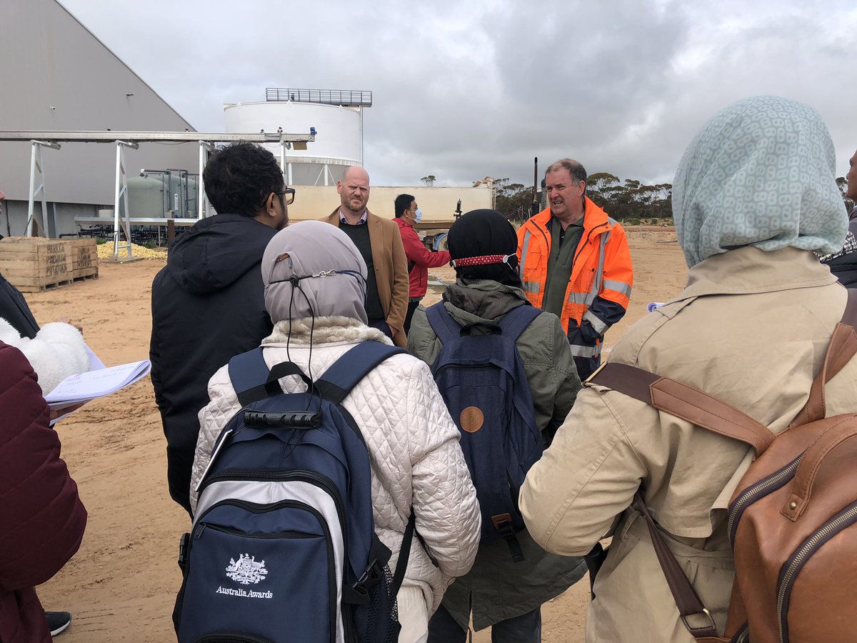 Rida Akzar tweet media