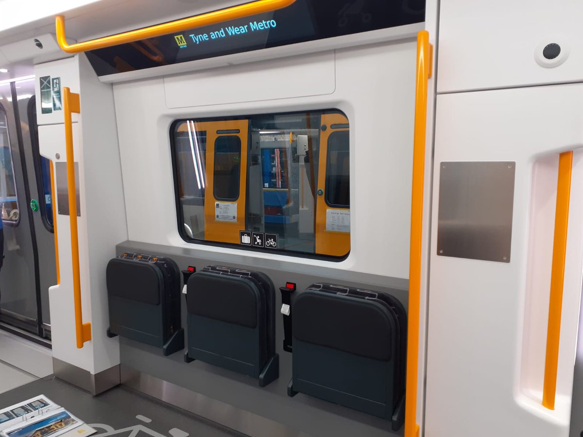 Tyne and Wear Metro tweet media