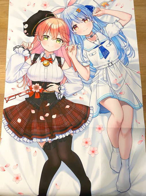 試作はこんな感じです!写真じゃ伝わらないかもしれませんが細かい描き込みまで印刷が出ていて本当に綺麗です!可愛い!!! 