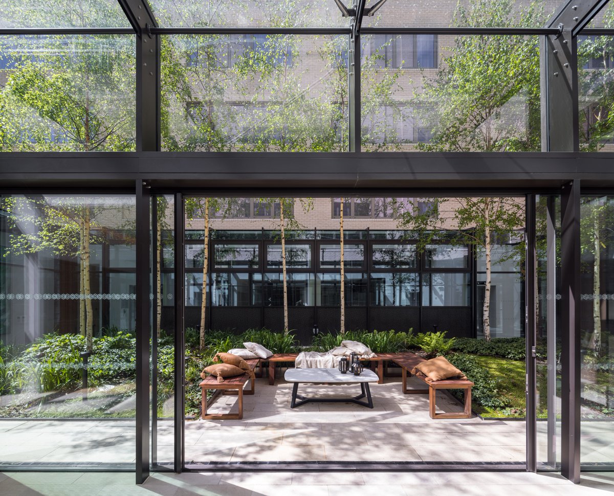 Excellent gym and wellness facilities, plus a cinema room and beautiful spaces to relax with friends and catch up.

Our homes at Chimes in Westminster are expertly designed to live life to the fullest, with fantastic connections and amenities on your doorstep.