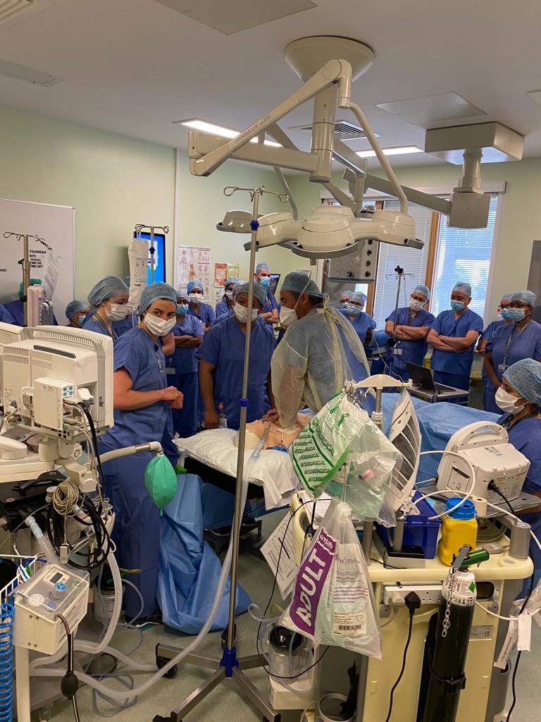OperatingDepCHB's tweet photo. Operating department multidisciplinary simulation training. 
We are focused on continuing and building Quality Initiatives designed to improve positive patient outcomes and staff wellbeing. 
#Effectiveteamcommunicationandperformance. #Doingthebasicswell. @connollynursing https://t.co/YzUcIFMfcW