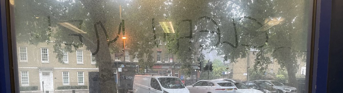 phatnat81's tweet photo. @ConcernedResie @Leaseholder9 @lambeth_council Saw this on my way to work this morning! Seems like its not just us Who’s fed up with the lack of window cleaning (or any cleaning!) https://t.co/0xHtsKff3P