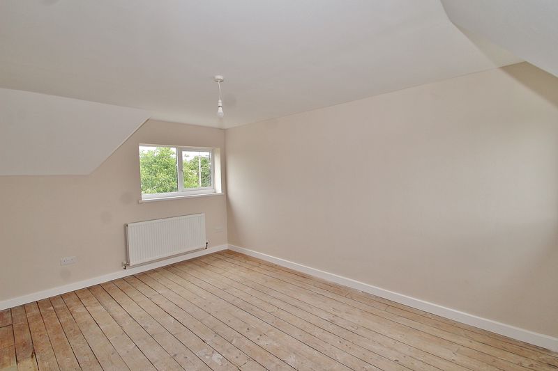 TMSalesLettings's tweet photo. BAMPTON, OXFORDSHIRE

Recently renovated 3 bedroom house incl. rewiring, replumbing and more. Large garden, driveway parking. No chain. Find out more: https://t.co/75lkN8Lb2C

#OxfordshireRealEstate #BamptonTown #NewHome https://t.co/6fqLopixKN
