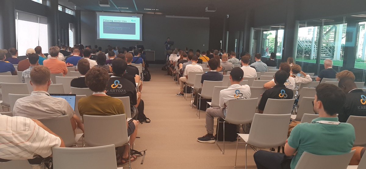 Fast rendering from vector tiles in #deckgl by <a href="/pheeelicks/">Felix Palmer</a>

#FOSS4G2022