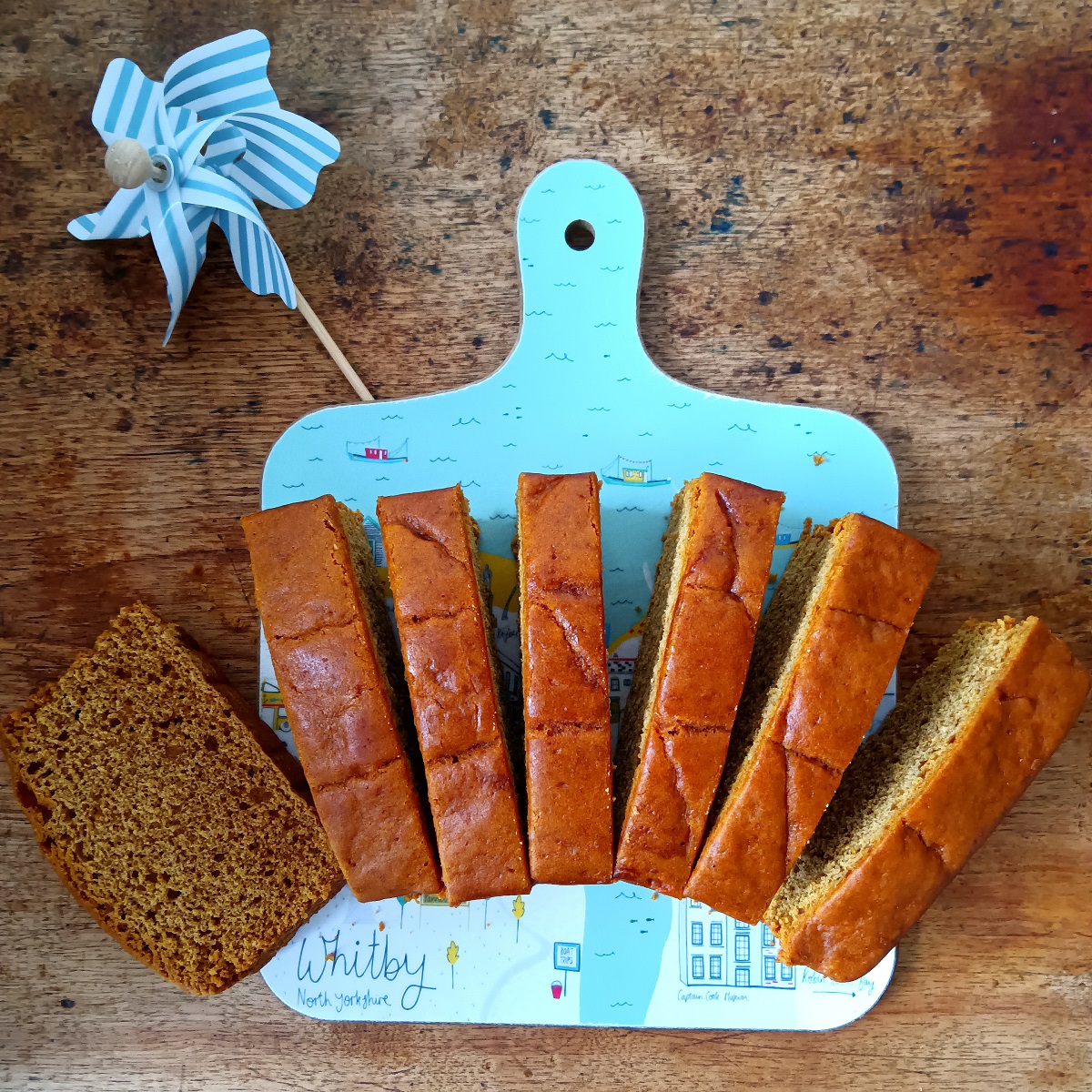 BothamsofWhitby's tweet photo. A Botham's family picnic hack is to slice and butter a Whitby Heritage Ginger Loaf, store it in a Summer Whitby Round Tin and head off in search of their favourite picnic spot!
⛵🏖️ https://t.co/yMcrwSj0RY
#bothams #whitby #picnic #picnichamper #giftideas #hampers #bypost https://t.co/q5zKvuDQcd