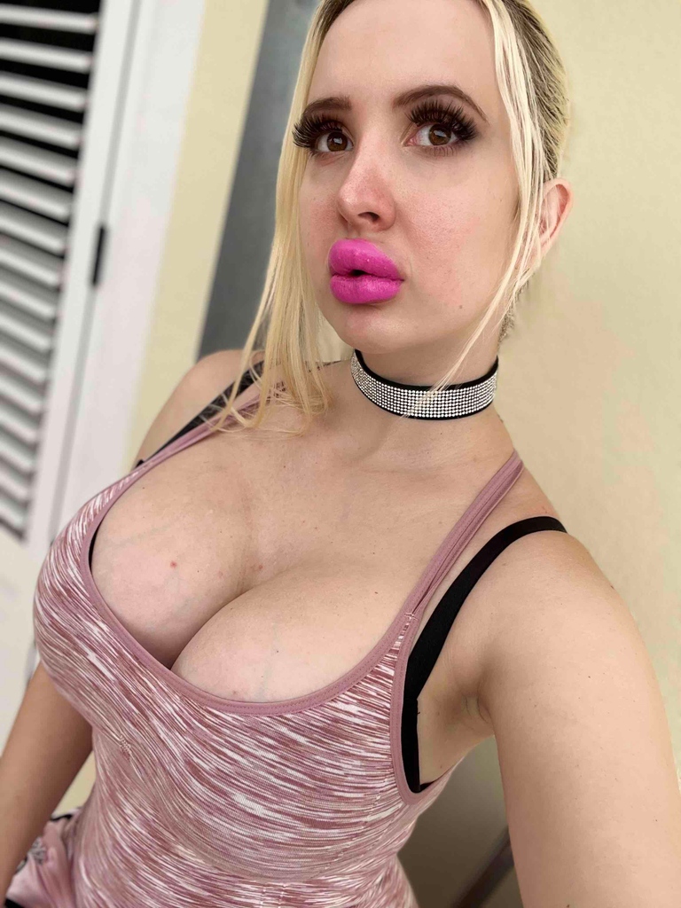 TW Pornstars - 2 pic. VIVIAN ROSE 2500CC. Twitter. 8 WEEKS until I get my  breast expanders. Lets go HUGE 😍 💖. 10:02 AM - 25 Aug 2022