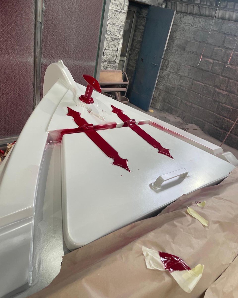NBofDistinction's tweet photo. Meanwhile, in Ollerton, Marcus of AEEngineering (the unit behind XR&amp;D) has started the paint job on Kim and Jon’s boat (boat no. 19 - yet to be named) #narrowboat #newnarrowboat #narrowboatpainting https://t.co/PBcpZ6827Y