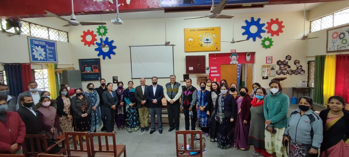 MyClassroomLive's tweet photo. Team https://t.co/tkH1kX0lGf gave an orientation on the working of the app at Navyug School, Delhi. The main agenda was to make the teachers adept with the working of the app. The session was enriching and fun. Here are some glimpses from the day.
#thursdaythrowback #teachwithech https://t.co/lbannF52wm
