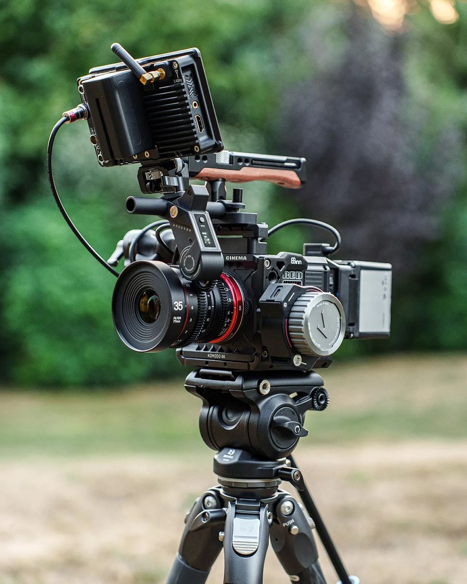 Portkeys_global's tweet photo. CONTROL YOUR KOMODO with BM5 WR monitor via WIFI, you could control any function of the camera via the touchscreen in real-time.

📷: @benjamin_tantot
#photographer #videographer #cameragear #redcinema #redcamera #redkomodo #redvraptor #camerasetup #redcamerausers #portkeys https://t.co/NWwbTjHDzR