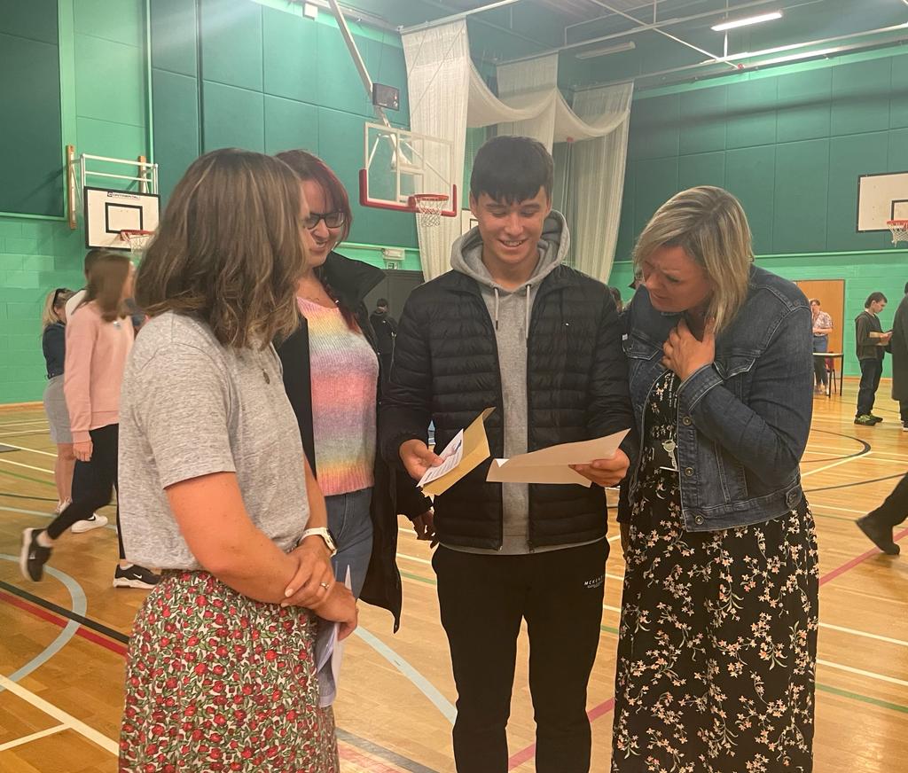 SRWAcademy's tweet photo. Congratulations to our amazing year 11 students who today celebrate the best GCSE results in the academy's history! And all in the face of remarkable and unexpected challenges. We are SO proud of you! Full story on our website: https://t.co/vddbrnXWor #gcseresultsday2022 β¨β¨ https://t.co/dtS4dOmD3x