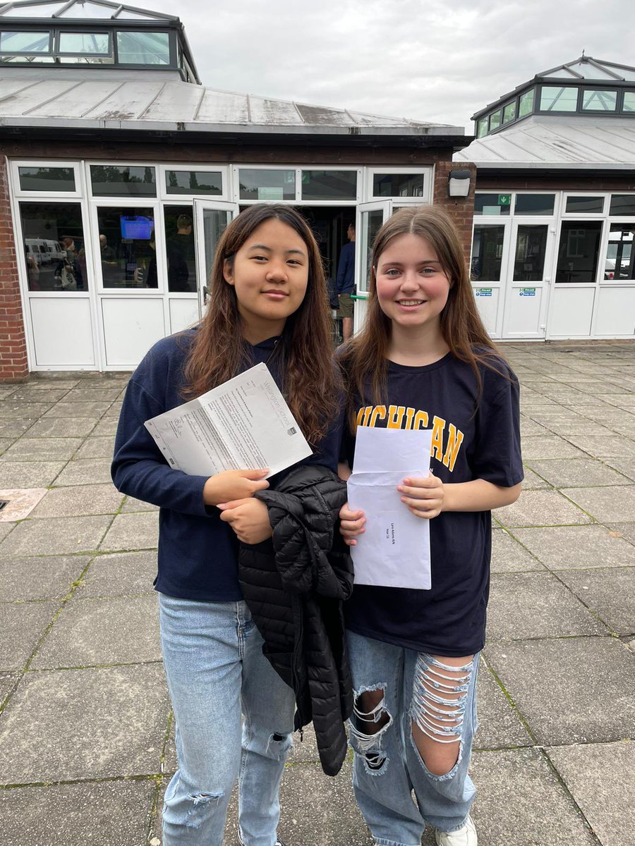 WellyTimp's tweet photo. Another wonderful Wellington morning. Congratulations to all our fabulous Year 11 students who have had a rough ride through the pandemic, worked their socks off, and received their reward this morning. We couldn’t be more proud. https://t.co/DBntCP8gDH