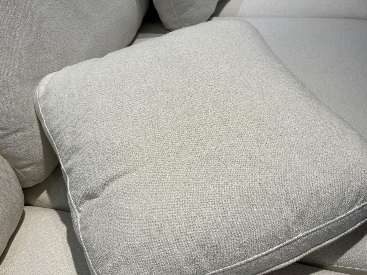 Chandle44229523's tweet photo. Nordic Beige U Shape Sectional Feather Sofaππ‘
Click here to view more : https://t.co/cn74a7lQ6i
Contact us : info@atunus.comπ©π
#dreamhome #ushapesofa #linensofa #fabricsofa #nordicsofa #sofa #sofaset #couch #interiordecor #interiordesign #moderndesign #sectional #longsofa https://t.co/3DQvhICRJ2