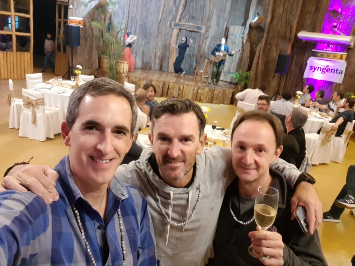esmangrullo's tweet photo. Que noche Teté!
Grandes compañeros, excelentes profesionales, mejores personas. 
Un placer participar en #ADNmalezas @Syngenta_ar https://t.co/sYEGaaZIrr