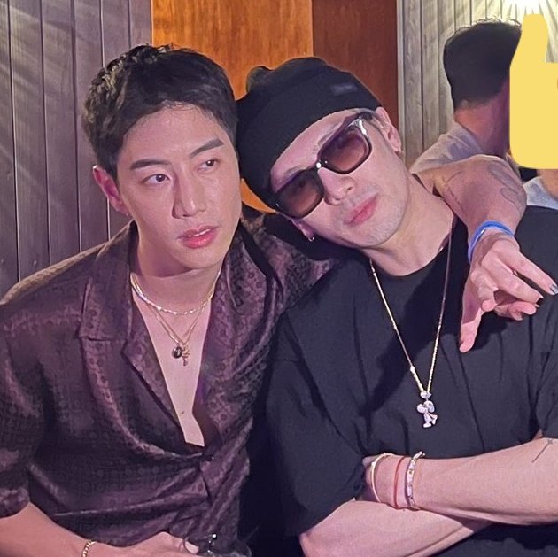 aaaaam_d1's tweet photo. สรุปแจ็คมาร์ควันนี้ ยังไม่เลิกกันนะคะ🫶
#jark #markson #jackmark https://t.co/F8Ietw5lJ3