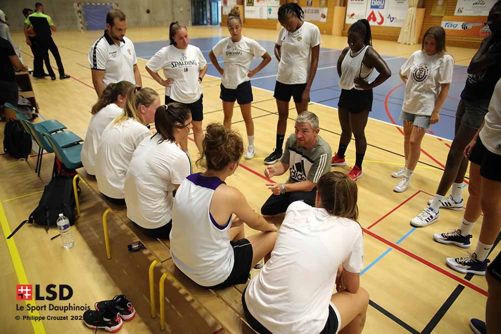 SportDauphinois's tweet photo. #basketball Match amical de préparation entre le Bctm Feminin et le Pays Voironnais Basket Club - PVBC (mi temps #BCTM 31 #PVBC 52)
Score final BCTM 68 PVBC 89.
Retrouvez l'album photo de Philippe Crouzet sur notre page Facebook ou sur ce lien direct https://t.co/RGSqWBlqvC https://t.co/XxDAFq000d