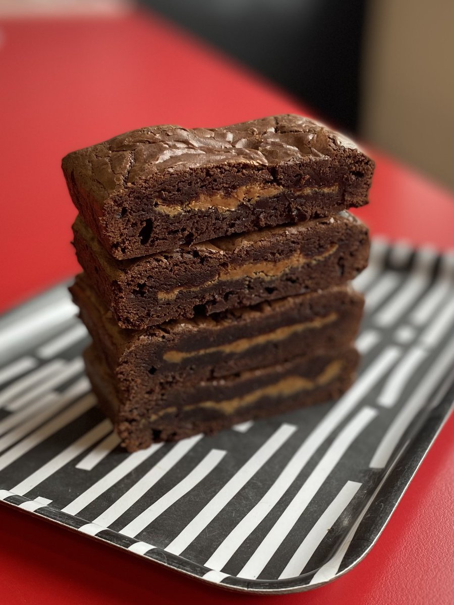 agdhodge's tweet photo. Go buy @TheBoyWhoBakes new book Small Batch Bakes and make these brownies - game changer! https://t.co/4YY7l28MYh