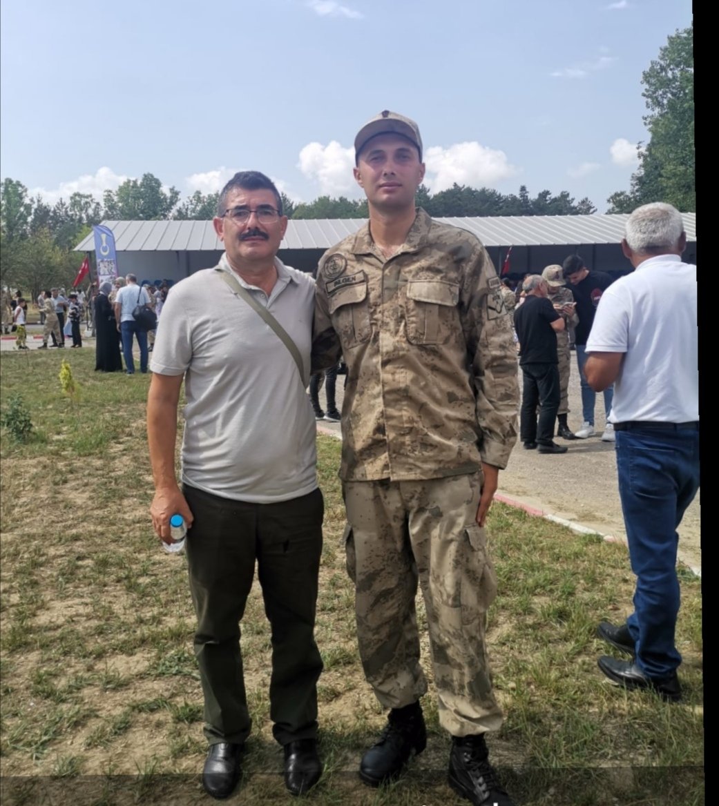 Kocaeli_1941's tweet photo. Kıymetli Oğlumuz Yeğenimiz #Oğuz #Bilgen'in Bugün Jandarma Astsubay Yemin Töreni Vardı.Yanında Değiliz Ama Gönlümüz Bir, Görevinde Başarılar Diliyorum Allah Yar Ve Yardımcınız Olsun
Allah'a Emanet Olun 
#Vatan #Size #Emanet 🇹🇷🇹🇷🇹🇷
#Kastamonu https://t.co/KwNmxDf8L1