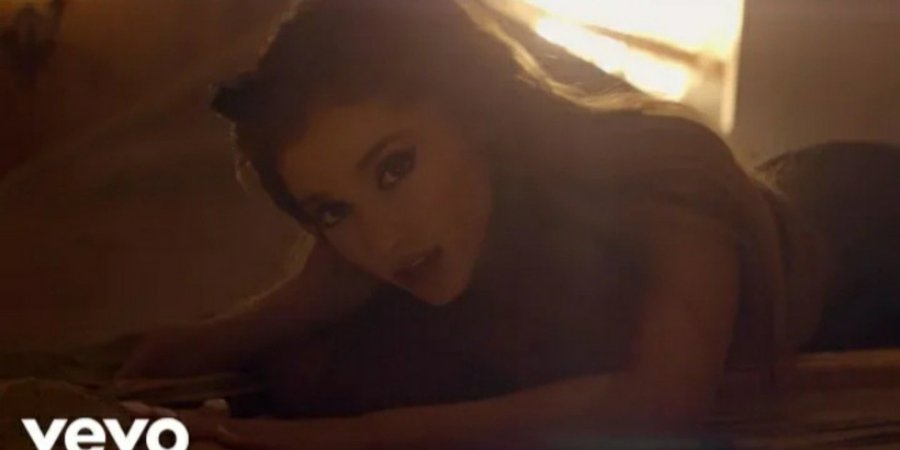 Belieber_Rox's tweet photo. Happy 8th anniversary to Ariana Grande's "My Everything" album, my 4th favourite album from Ariana, still fresh good vibes & smash hits π΅
#EightYearsOfMyEverything
#8YearsOfMyEverything https://t.co/uJ3vFikEot