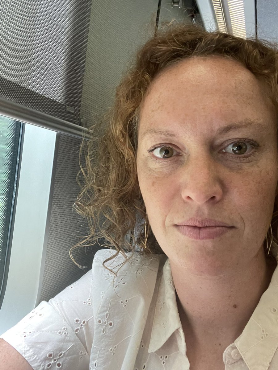 M_Spangsberg's tweet photo. Hvis vi skal rykke ved unges sundhed og trivsel, så skal det ske i de strukturerer hvor de bruger allermest tid - skole og job. Drypvise indsatser holder ikke i længden. Ser frem til debatterne i udspillet: fremtiden er ung fra @LederneDK og @Dansk_Arbgiver https://t.co/9Xh0HB6YxZ