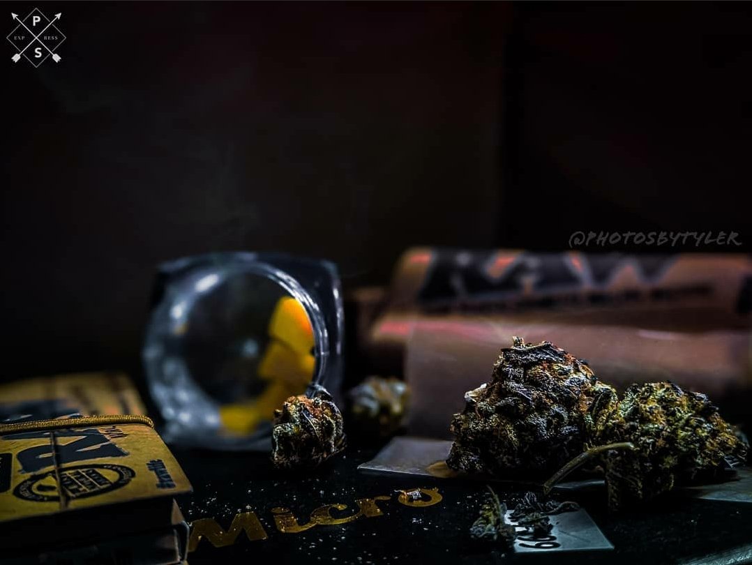 subipig19's tweet photo. Light up and fly away
#Raw #420community #growyourown #canabis #WeedLovers https://t.co/ATH3GX96Oc