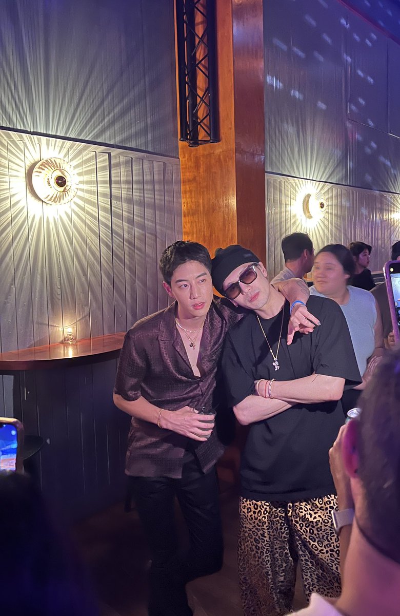 foravergt's tweet photo. ตุยเลยมึง ตายแล้วตายอีก ความหล่อของ2พี่น้อง😍
@JacksonWang852 @marktuan #MarkTuan #JacksonWang #markjack https://t.co/H3hZx5tsju