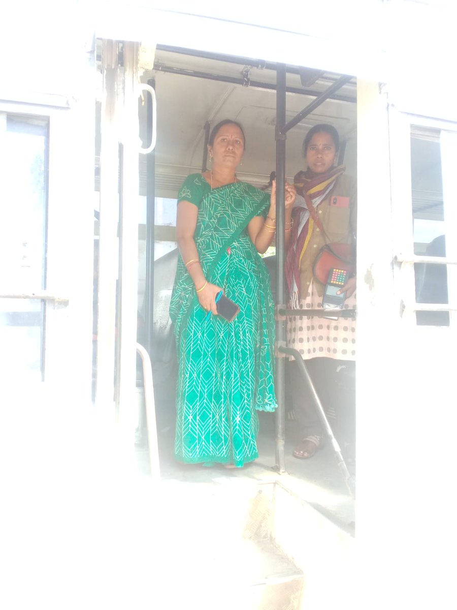 Dm_JGTL's tweet photo. Good morning madam/sir.
Bus travel from MHBD to kuravi in view of Bus day by DM MHBD @RMWLTSRTC https://t.co/OMg3eiXPuo