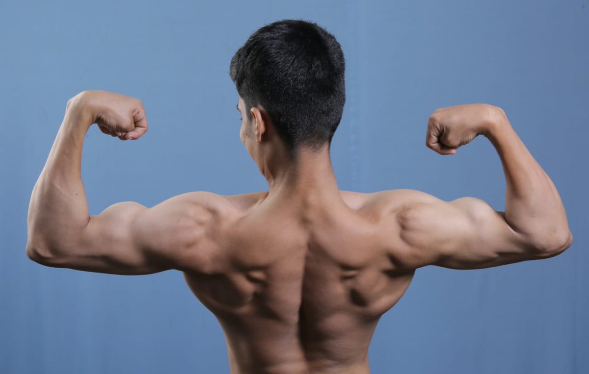 sidharth__as_'s tweet photo. #backdoublebiceps https://t.co/k1EGs2yAf8