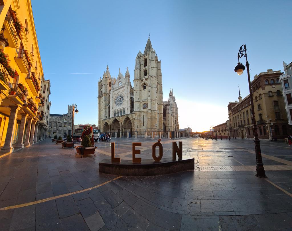 vicentibus's tweet photo. Deja todo hecho, como si todo acabara hoy ¡Buenos días! #leonesp #VenALeon #LeonEstaDeModa #CunaDelParlamentarismo #LeonBiosphereDestination #MontañaLeonesa #PáramoLeonés #Astorga #Bierzo #Omaña #Luna #Babia #Laciana #LaCepeda #Cistierna #Boñar #Ponferrada #Órbigo #Coyanza https://t.co/L7kZig2w1D