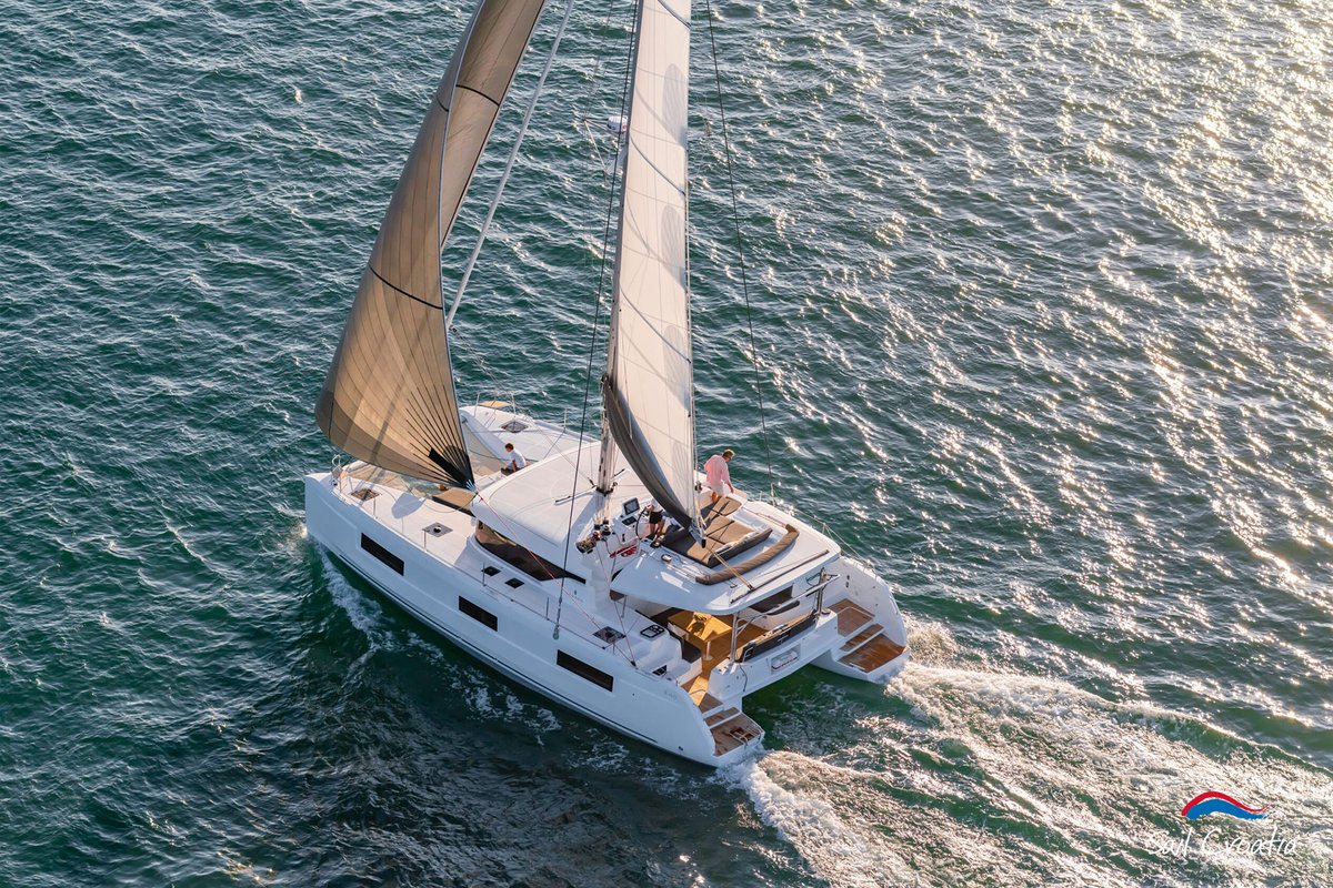 Sail_Croatia's tweet photo. Set sail in style with Alley Cat, a #Lagoon46 catamaran brand new in 2023 ✨
On our Private Yacht Tours, this vessel is generous with its space offering 4 outdoor lounge areas and an open-planned salon making it the perfect way to discover Dalmatia ⛵️
https://t.co/qlpoUSDmj9 https://t.co/qmcrZ9LHGf