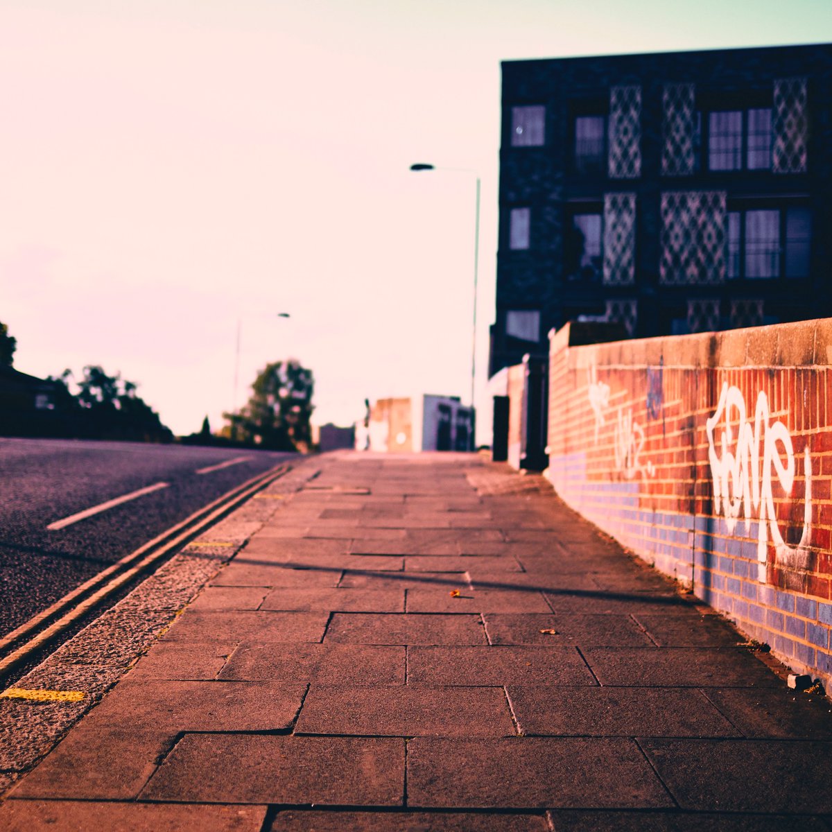RupertHitchcox's tweet photo. Bridge
.
.
.
.
#LondonStreets #wethephotographers #artofvisuals #artofvisuals #igersoflondon #justgoshoot #TheShard #londonlandmarks #Greenwich #CentralBusinessDistrict #signs #brands, #oldsignage #classicdesign #moped #hotdayz #cafe #summerinthecity https://t.co/0Yf8driG7d