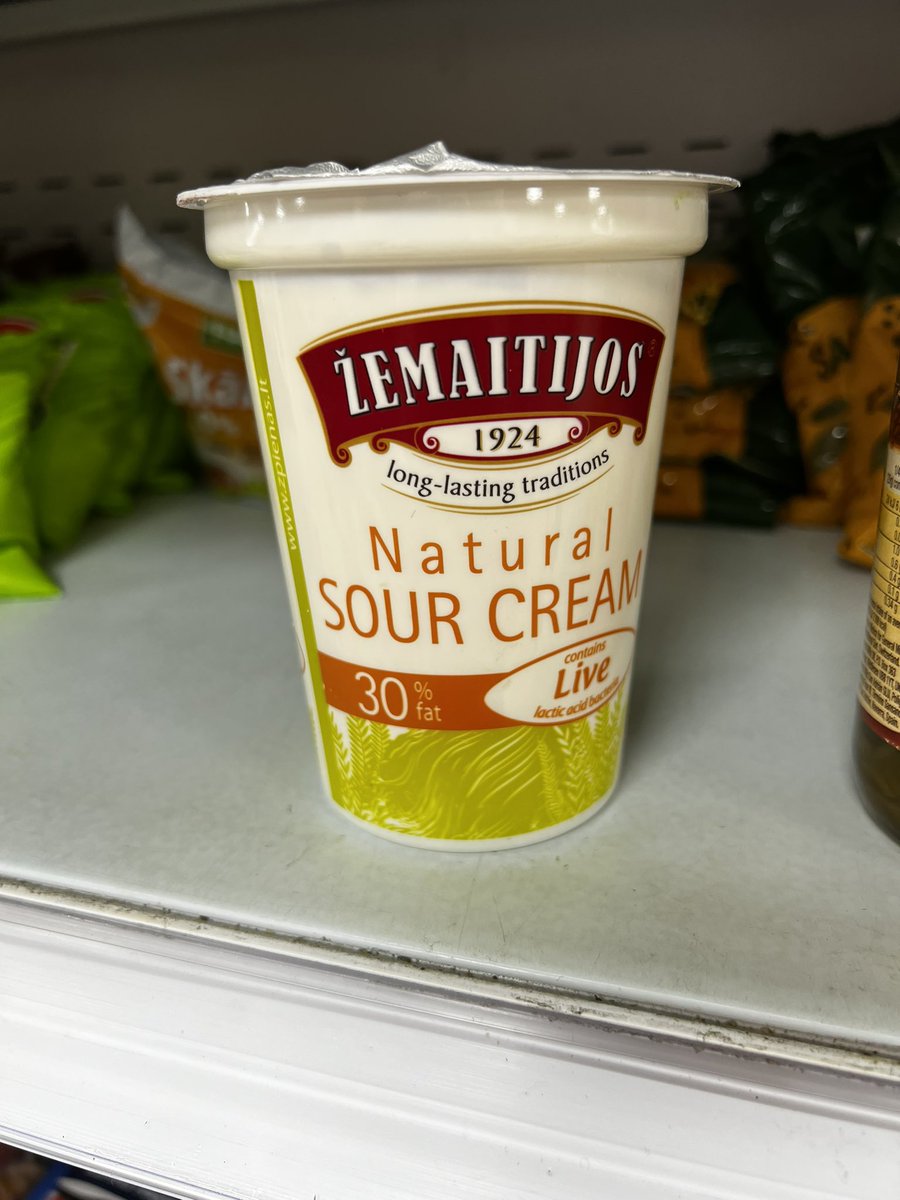 BenjaminBubble's tweet image. Question: I made @mobkitchen Taco Bell Nachos last night, couldn’t find the ‘usual’ sour cream for the life of me!

Only found these two options round the nearest shop - what one would you have gone for? 🤔

#mobkitchen #sourcream #nachos
