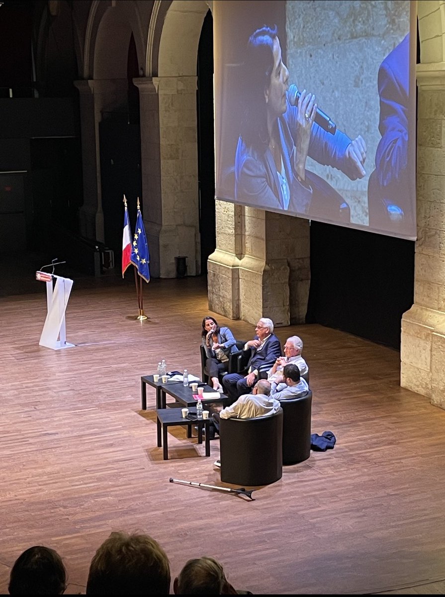 FEspagnac's tweet photo. Hier à #Blois au séminaire de la #FNSER @maisondeselus pour participer à une table ronde sur les enjeux d’une nouvelle étape de la #décentralisation pour nos #territoires avec @JP_Sueur @mdesgayets @jm_rosenfeld @Bderosier. Retour sur 40 ans de décentralisation https://t.co/RJoSzCWwXt
