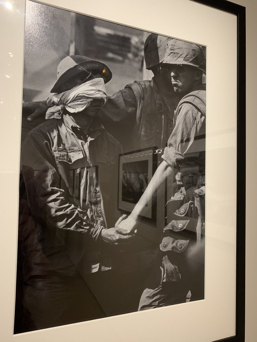 Passionnante #exposition des femmes photographes de guerre au @museeliberation des plus connues #GerdaTaro (🚺 à l’entraînement durant la guerre civile espagnole) #LeeMiller prenant un 🛀 dans celle d’Hitler et #CatherineLeroy qui a suivi les soldats US dans la guerre du Vietnam
