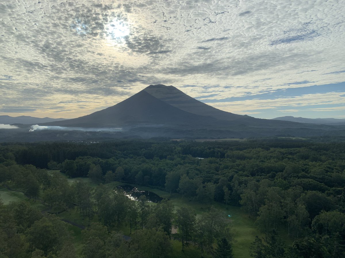 hidenoristar's tweet photo. ニセコでゴルフ⛳️
#golf #niseko #羊蹄山 https://t.co/7sRALlDWDR
