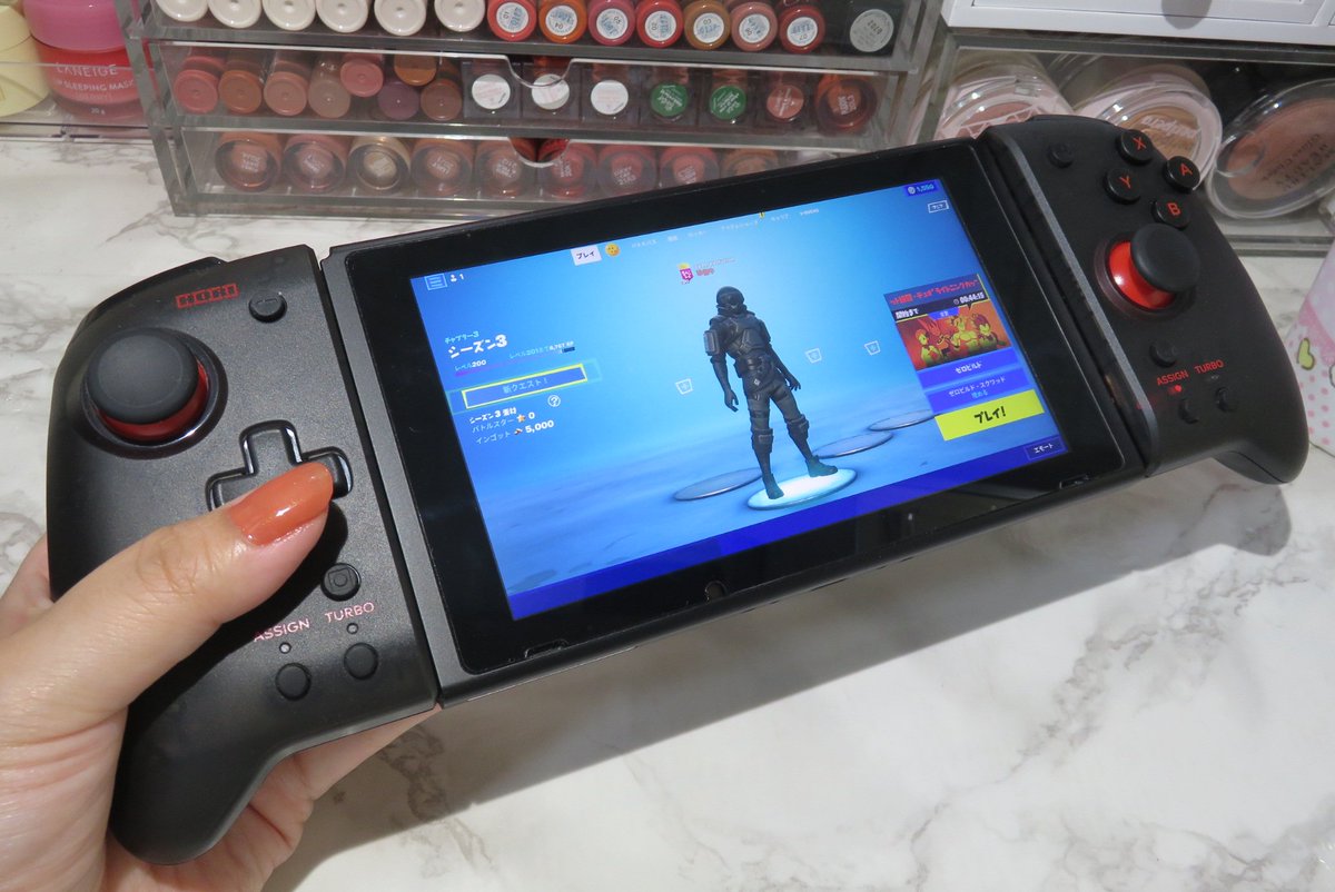 ここ数ヶ月はコスメではなくインテリア欲爆発させてた✋最近は私用にSwitch買ったから暇さえあれば家族でFORTNITEばかりしてる
今欲しいのは私用にモニターとプロコンが欲しい🎮HORIのグリップコントローラーの使用感が好きだからプロコンもHORIが良いかも。