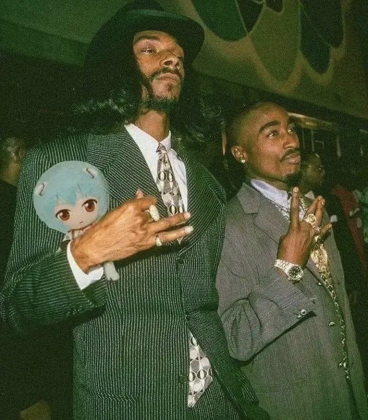 Upinyaguts's tweet image. Me taking one of her plushies when I leave her house 😭😭