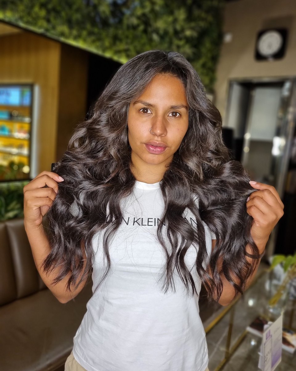 Dolgun bukleler sağlıklı ve uzun saçlarda bir başka! 
Hemen randevunuzu alın!
0532 111 11 46

#HandeHaluk #saçşekillendirme