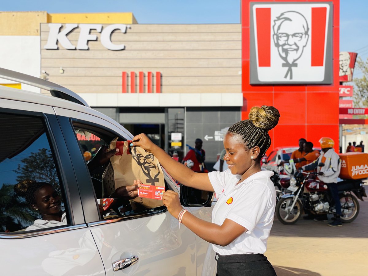 ExpUg_Official's tweet photo. Some of the many happy customers who enjoyed the great offers from shell this week…🥰 till next week. It’s simple! Spend 40k and above at any Shell KFC every Monday and Wednesday from 3pm and you get to win a 15k fuel or shopping voucher. ⁦⁦#TwegwekoKuShell #ThinkExp https://t.co/5ePq3o6jL3
