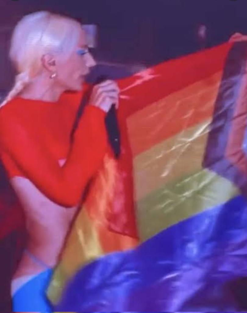 Sen bu ülkenin yüz karasızın,imam hatiplere sapık diyop,lgbt bayrağı açıp kendi etini örf,ananelerimize aykırı kullanıp sergileyen KOCAMAN BIR ZAVALLISIN,söylesene sen kimin uşağısın. SANA SOYLENECEK ÇOK SEY VAR AMA KELIMELERE YAZIK.
<a href="/muratsahin2023/">Murat Şahin</a>
<a href="/bekirAydin01/">Bekir Aydın</a>