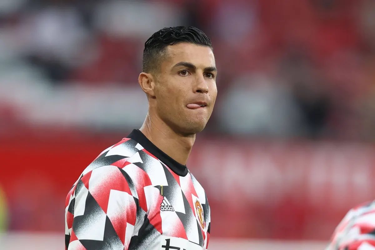 Mercat_OM's tweet photo. 🔹L’OM n’est actuellement pas en négociations avec Cristiano Ronaldo 🇵🇹. Pablo Longoria serait déçu des rumeurs puisqu’il essaie de construire un tout autre projet pour l’OM. (@FabrizioRomano)

#TeamOM #MercatOM https://t.co/fbWSK7UNIb
