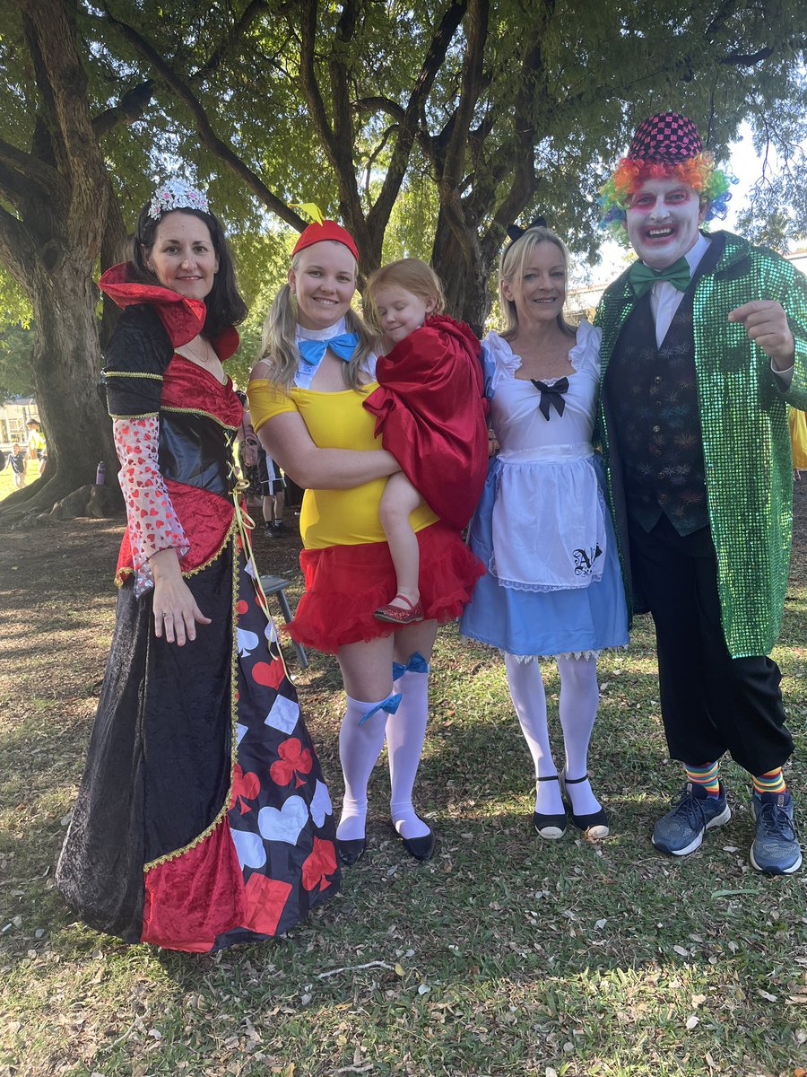 Mrs T(Helena Tully) tweet media