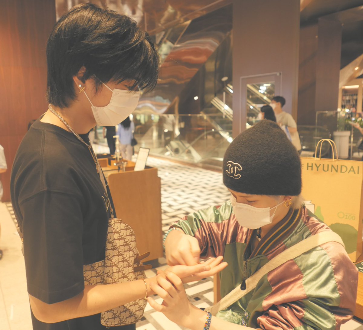 harutogallery_ tweet picture