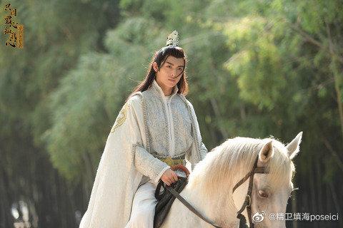 LunYu19's tweet photo. Ну прям принц на белом коне. Всё как положено. Идеально. Заверните мне обоих.

#ВанХаосюань #WangHaoxuan #СюэЯн #XueYang #Неукротимый #дорама #TheUntamed #MDZS https://t.co/Dd400j0atV