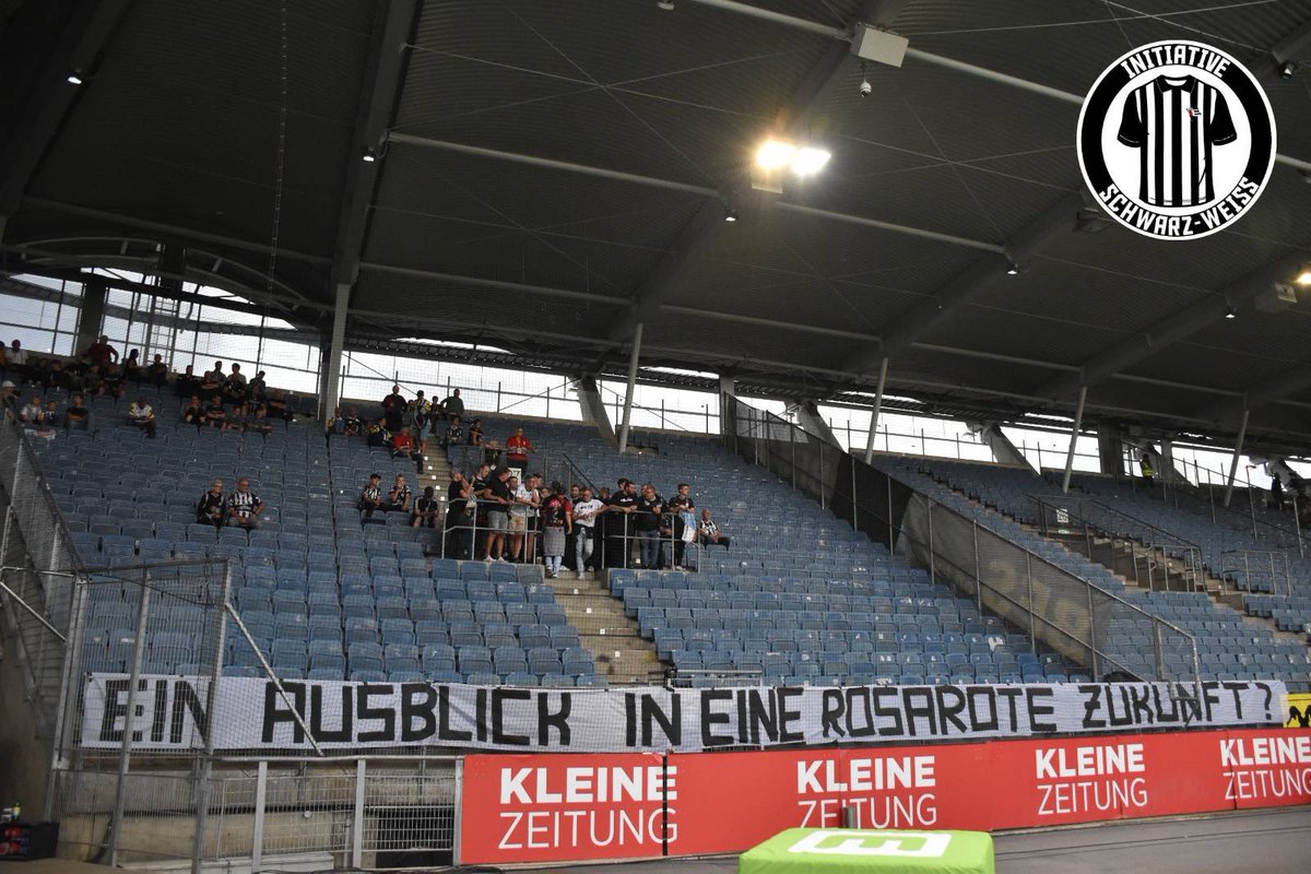 InitiativeSW's tweet photo. Das Auftreten der Mannschaft in Sponsorfarben im Graz letzen Samstag nahm die aktive Fanszene rund um die Landstrassler als Anlass, einen eindrucksvollen Protest gegen die Verwässerung der Vereinsidentität zu setzen. Mehr dazu auf Facebook/Instagram.
#linzerask #LASK https://t.co/DPfH9pFc3e