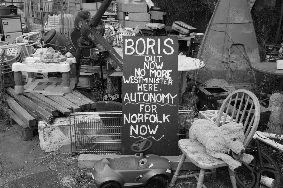 nigelgutgenug's tweet photo. NFN ~ The Republic of Norfolk.
#fujifilm #fujifilm_xseries #fujifilmx100v #35mm #Monochrome #norfolk #thefens #fascinatingfens #blackandwhitephotography #westlynn #eastanglia https://t.co/5bRVq8nv5d