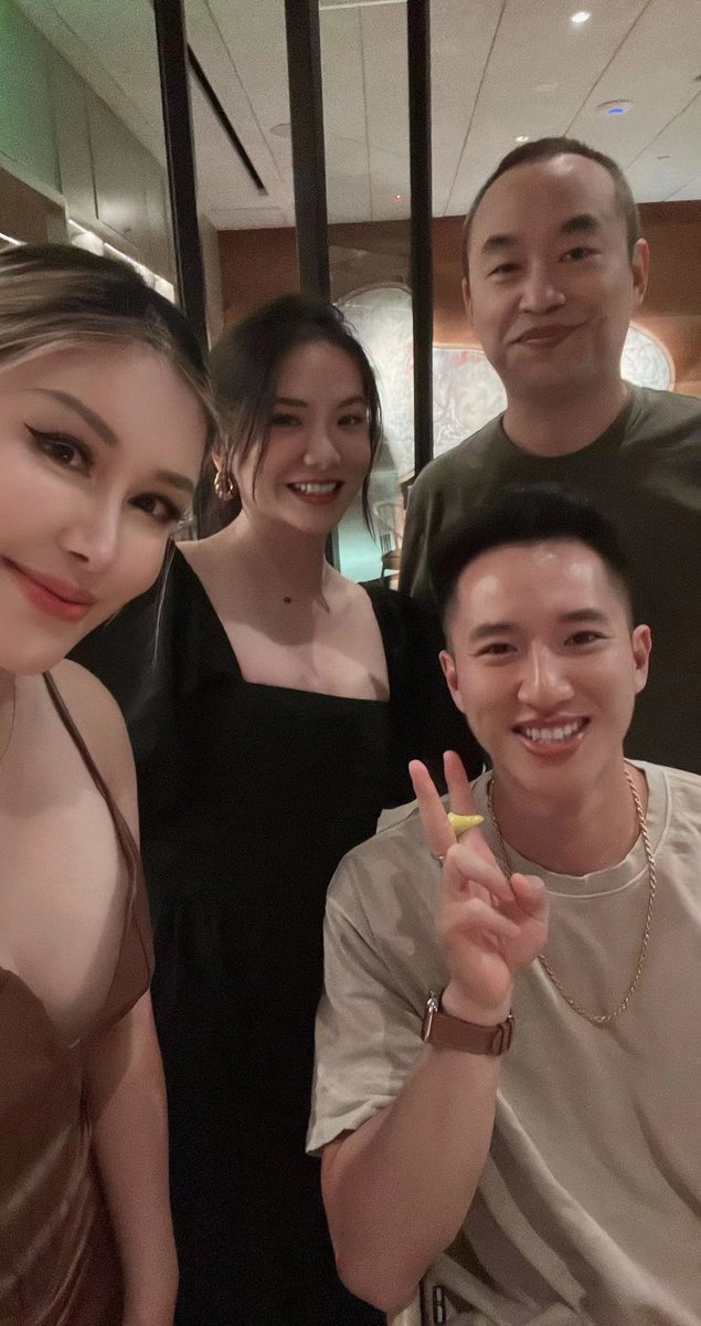 Ape met ape <a href="/machibigbrother/">Machi Big Brother</a> <a href="/majeswei/">Majes.eth</a>